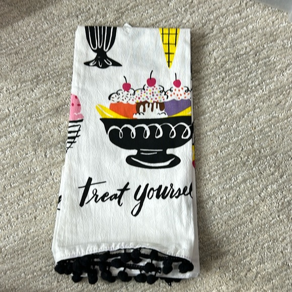 2 Treat Yourself Ice Cream Kitchen Towels - Picture 1 of 2